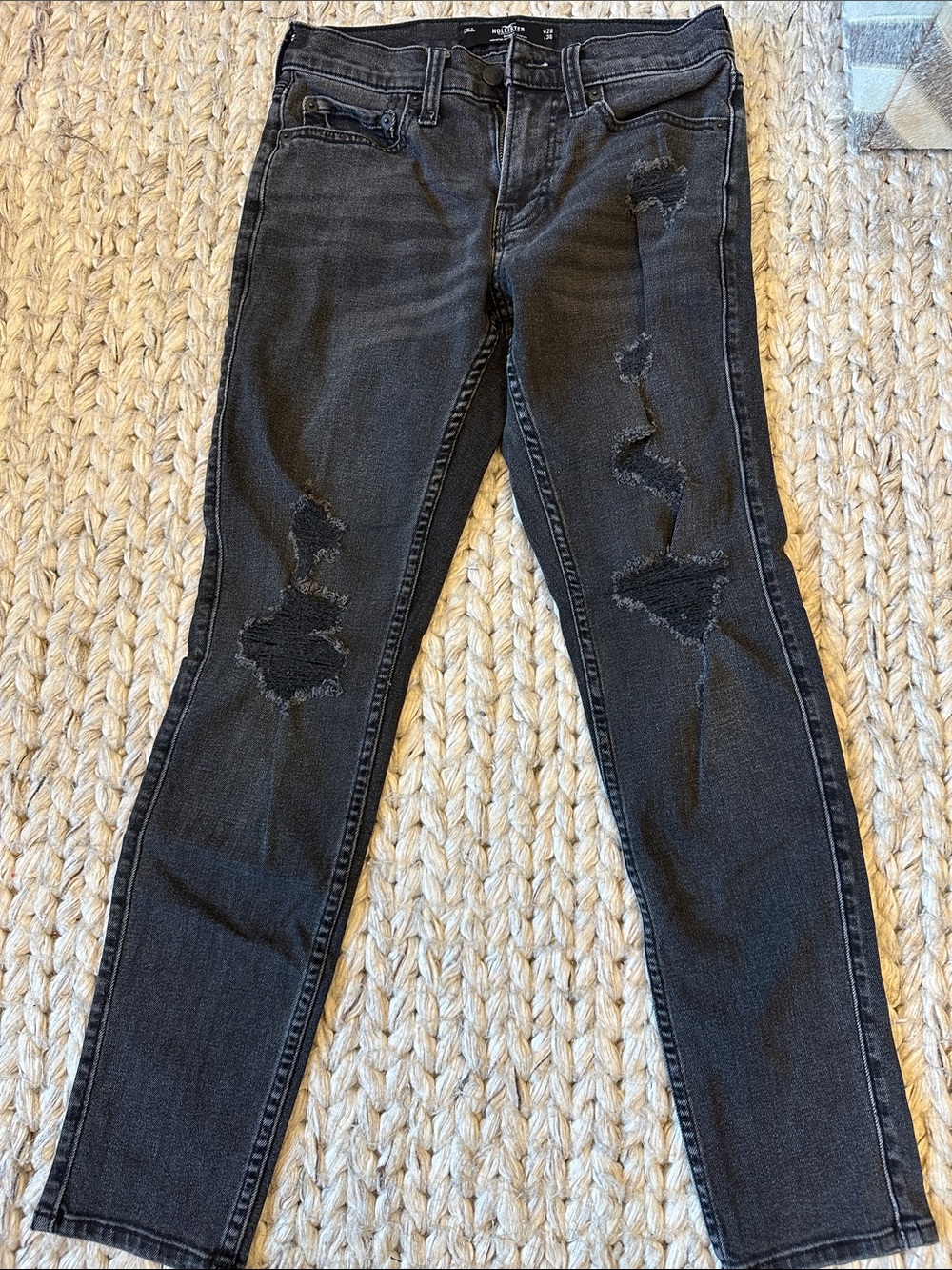 Hollister Men's Black Distressed Skinny Jeans
